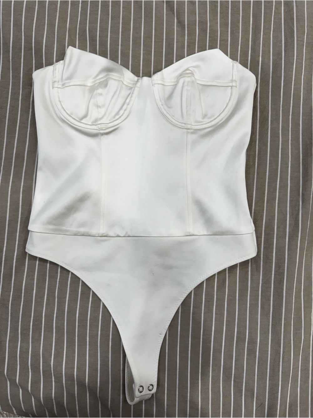 h:ours White Strapless Tabitha Bodysuit